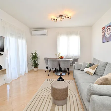 Apartment Jadera *