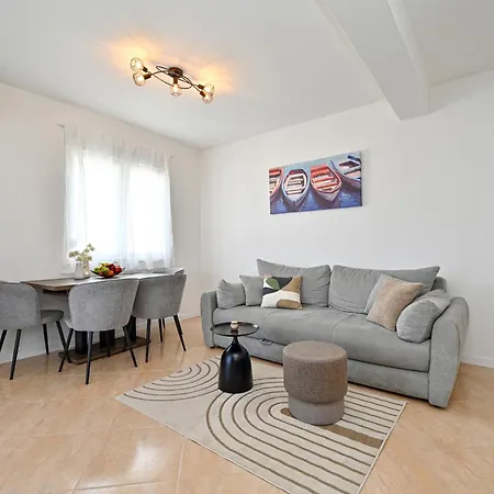 Apartment Jadera *